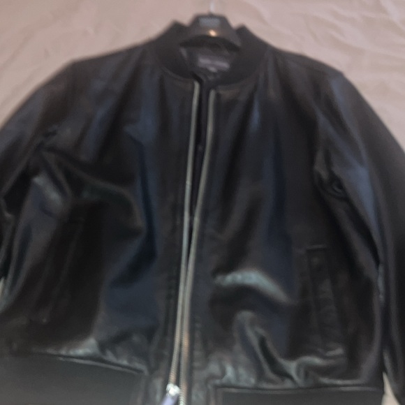Slate & Stone… black leather bomber.  Worn twice—excellent condition. - Picture 4 of 5